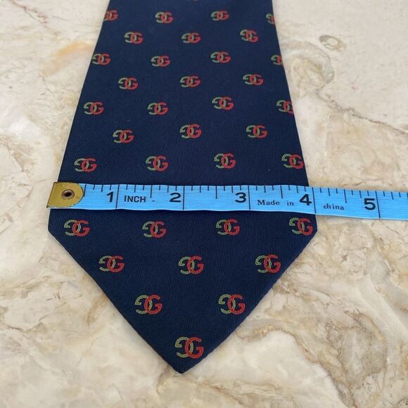 Gucci 100% Silk GG Red & Green Monogram Tie - Picture 9 of 10